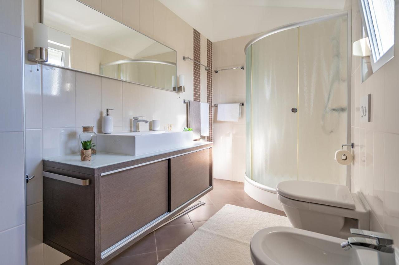 Penthouse Gea Premantura Exterior foto