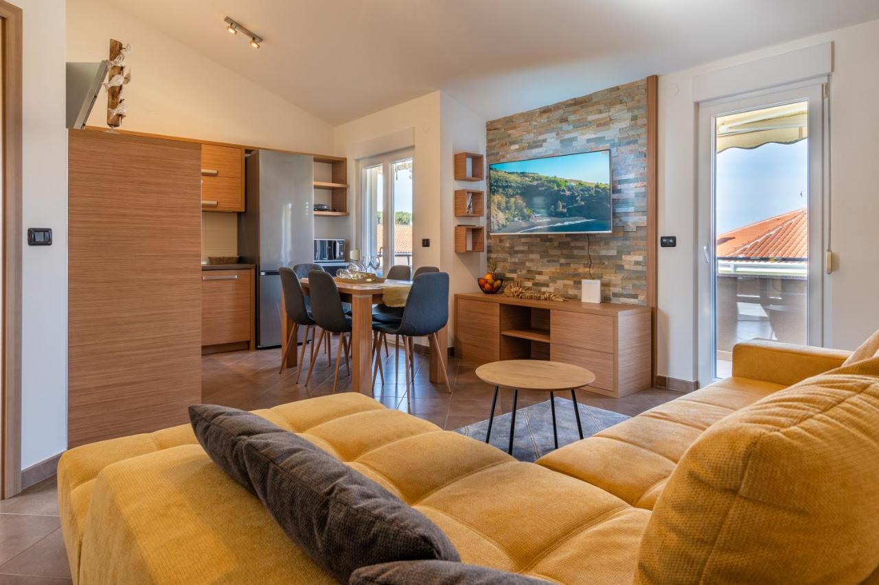 Penthouse Gea Premantura Exterior foto