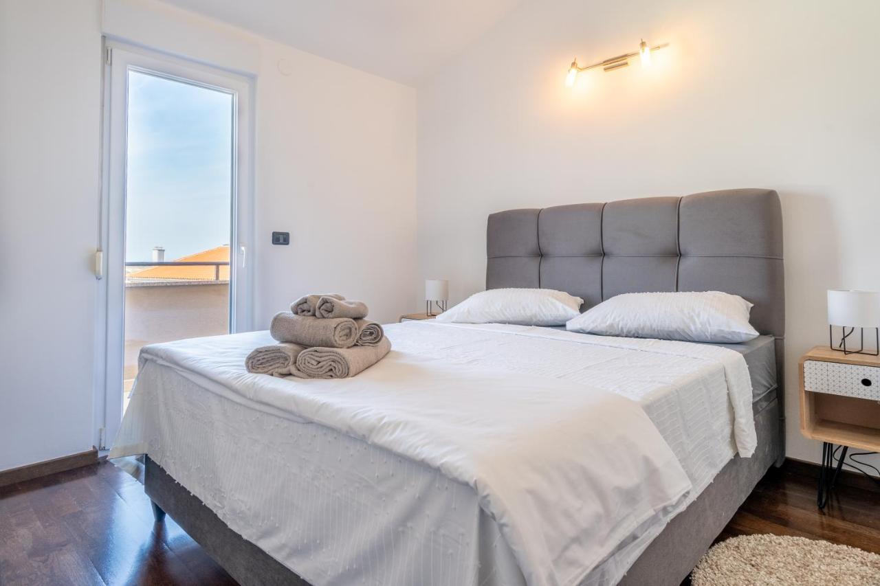 Penthouse Gea Premantura Exterior foto