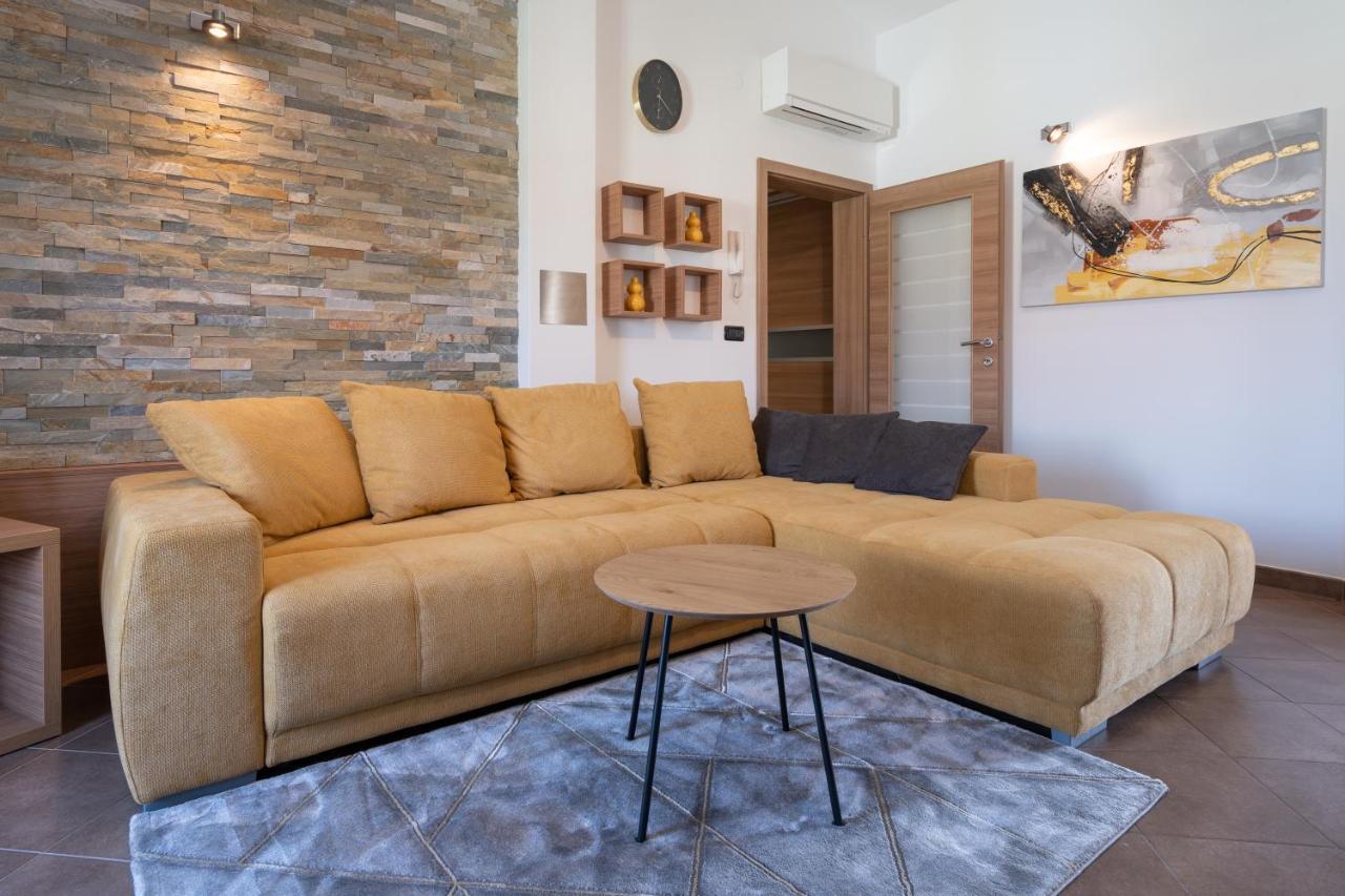 Penthouse Gea Premantura Exterior foto